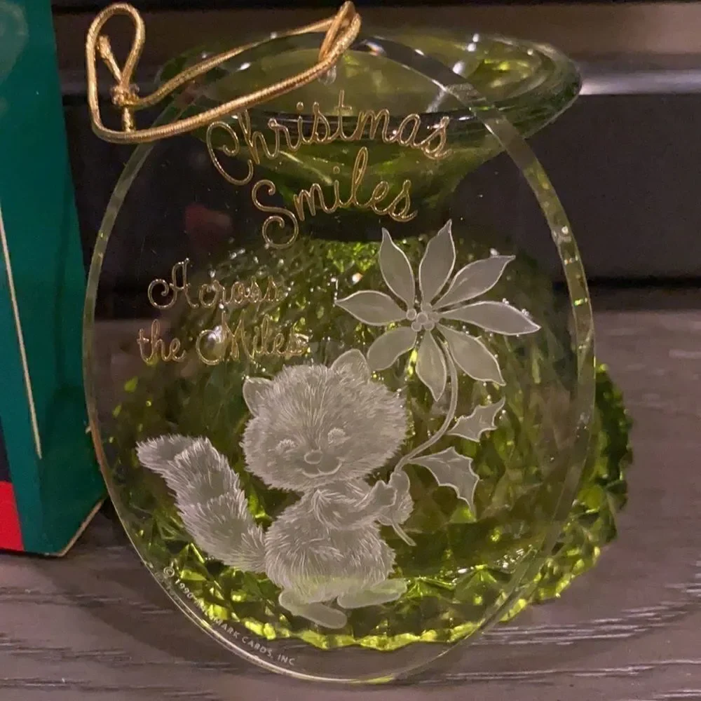 Hallmark 1990 Christmas Smiles Across the Miles.